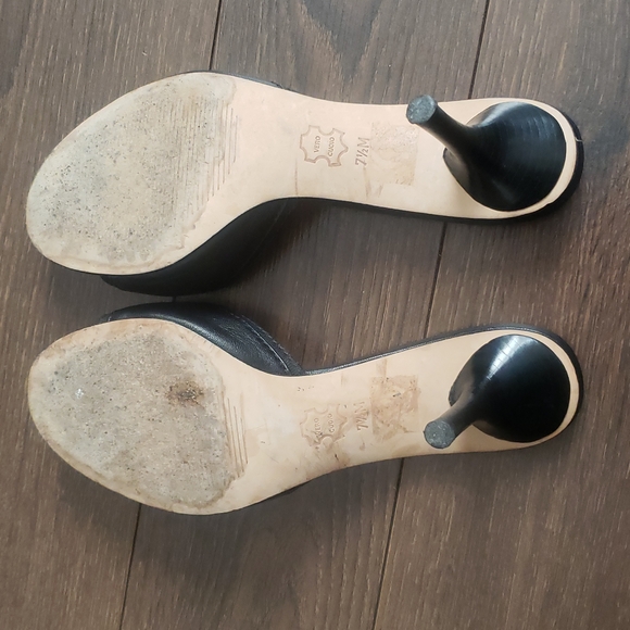 Michael Michael Kors Kitten Heel Leather Slip on. - Picture 8 of 10